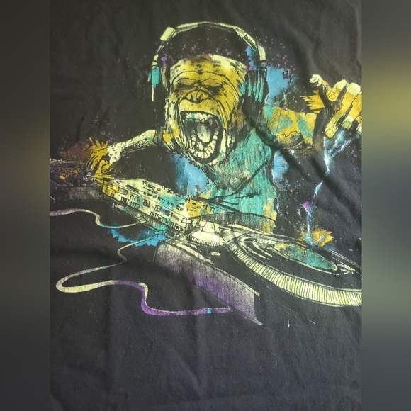 Vintage Mad Engine Graphic Tee - Picture 2 of 3